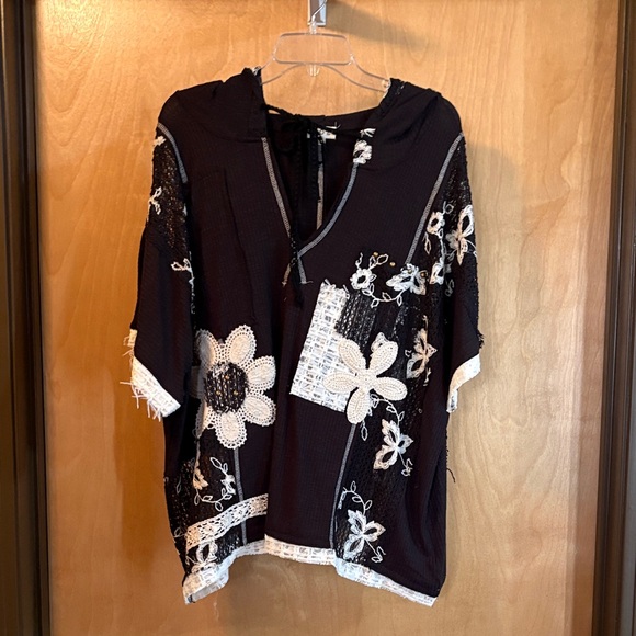 POL Black Textured Knit Top; Size L; New - Picture 3 of 8